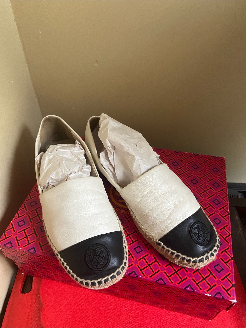 Tory Burch White Leather Espadrille Flats with Black Toe Cap
